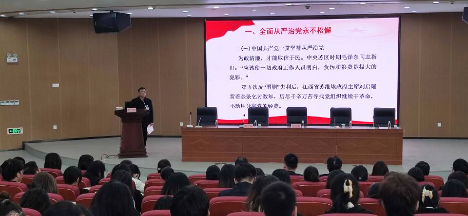 A7B0FE11ACE017894D8127A4908C14C2